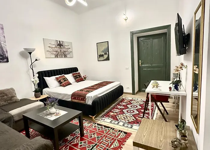 Caserina Lux Rome