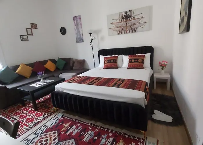 Caserina Lux Oda ve Kahvaltı 2*